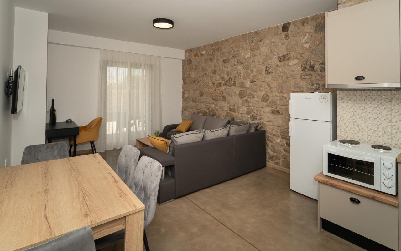 Lithos Suites Финикунда Екстериор снимка