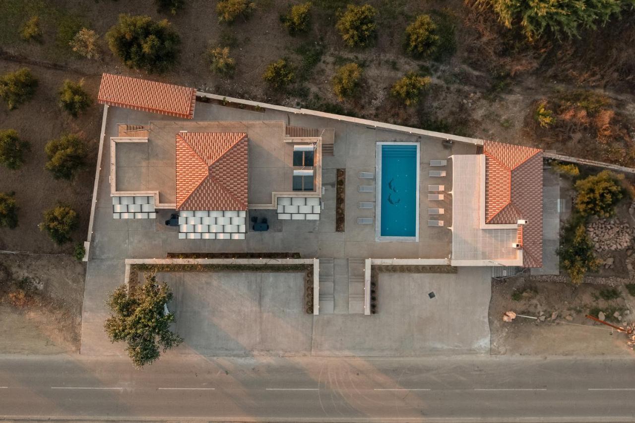 Lithos Suites Финикунда Екстериор снимка