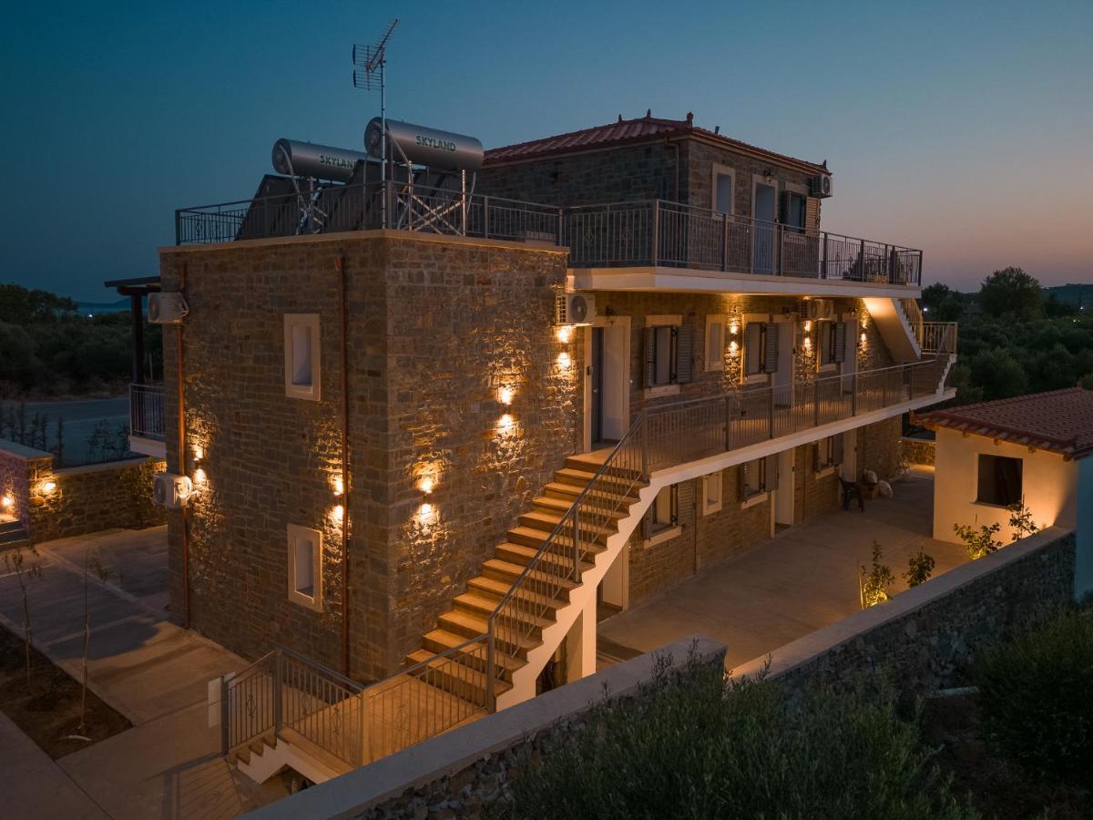 Lithos Suites Финикунда Екстериор снимка