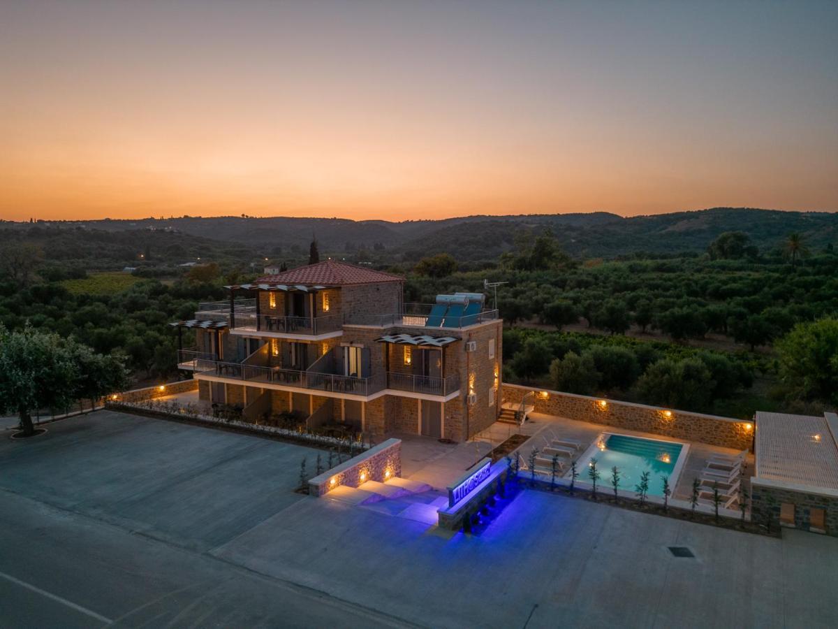 Lithos Suites Финикунда Екстериор снимка