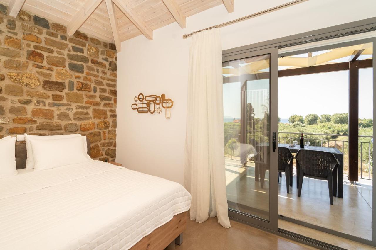 Lithos Suites Финикунда Екстериор снимка