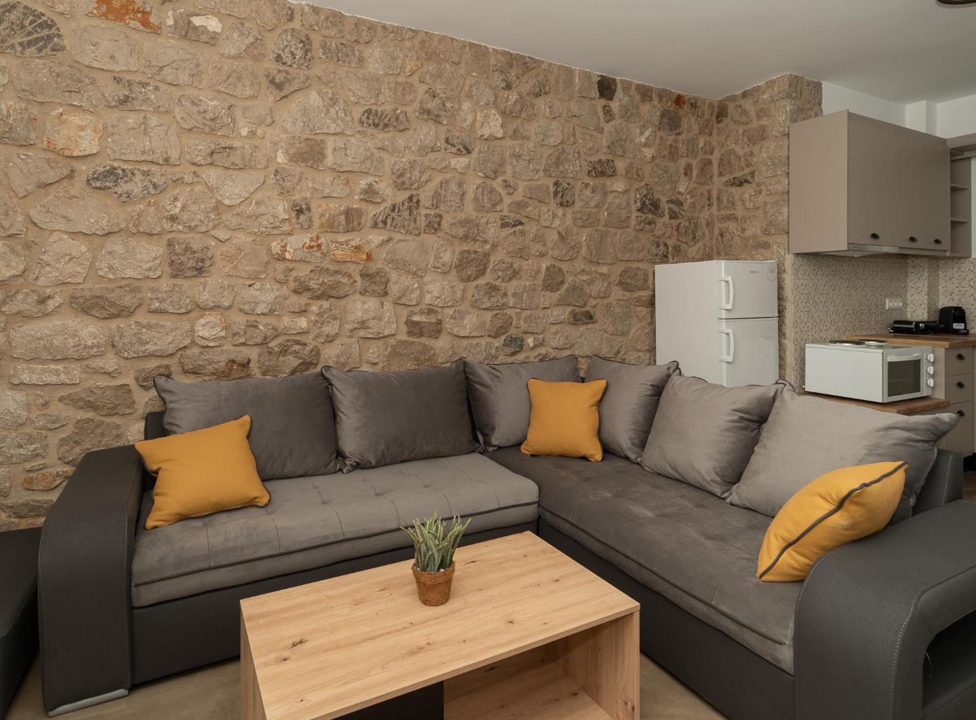 Lithos Suites Финикунда Екстериор снимка